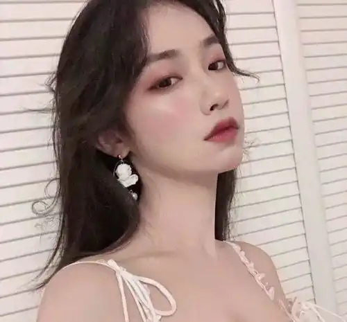 全网超火星河遥远女生头像