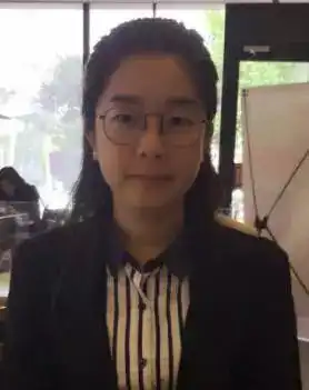 这位美女的声音陪伴大家十年,今天却被放出十张高清照