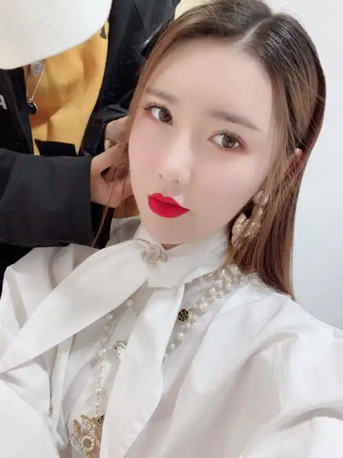 大学4年走过6个国家23座城市95后美女靠兼职环游世界