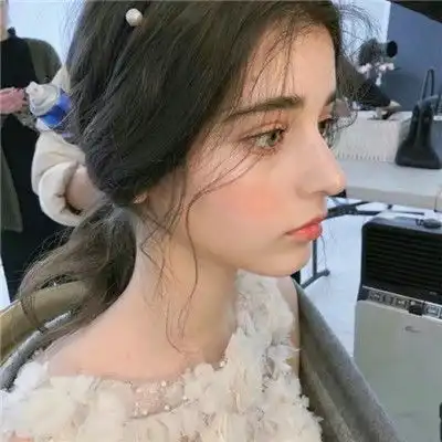 最新欧美女生头像,吞吞吐吐娇羞的样子