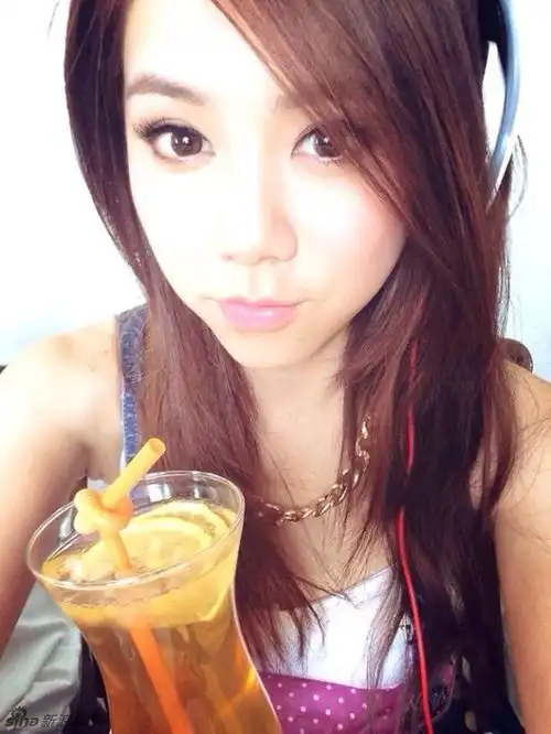 组图美少女爱自拍邓紫棋海量生活美照曝光