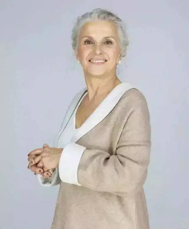 她美得像16岁,却是3个孙子的奶奶,精致才是女人最高级的性感