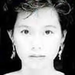 路灯下的小姑娘