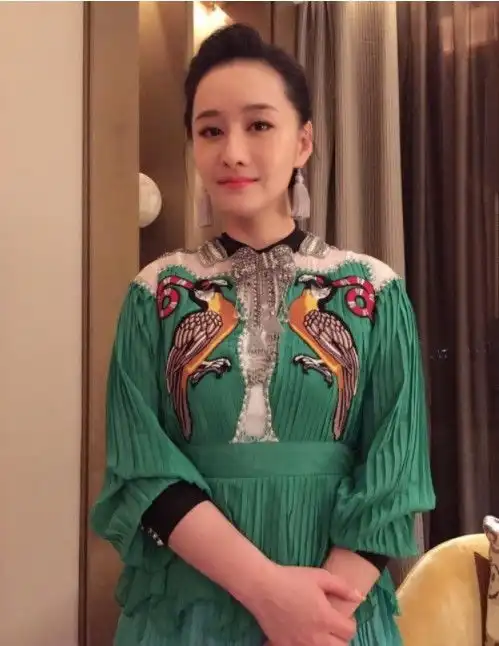 陈德容真实不装,伊能静在她面前证明年轻,看脖颈纹狠狠打脸