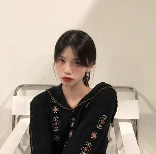 招桃花的女生头像