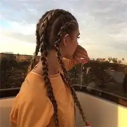 欧美风个性美女微信头像9