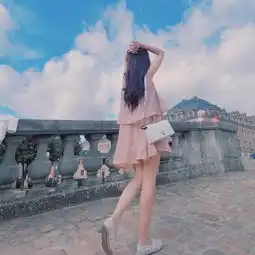 放松心情的女生背影头像梦游路过你的世界