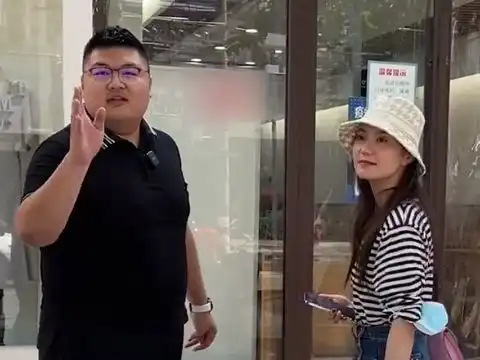 网红猴哥不务正业当红娘撮合单身同事,却把有对象的女生晾一边