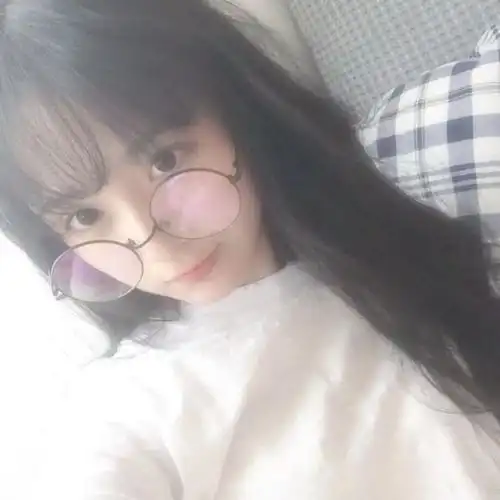 不像网图的女生真人头像