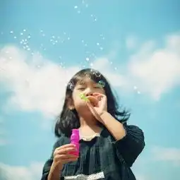 一个日本爸爸镜头中的女儿