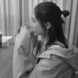 朋友圈很潮很拽的个性句子,用玩世不恭的态度,应对复杂的人生