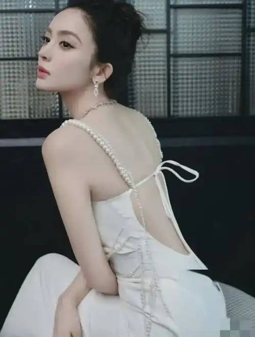 古力娜扎颜值爆表,美到窒息引关注,网友纷纷点赞