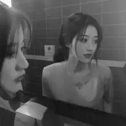最伤感扎心的头像女生催