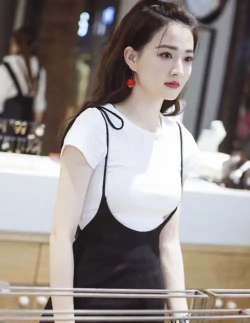想要穿出夏日清新少女感,学徐璐的穿搭,妥妥时尚小能手