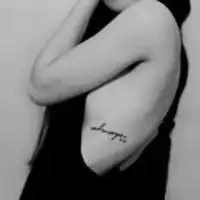 纹身少女头像大图微信头像图片大全