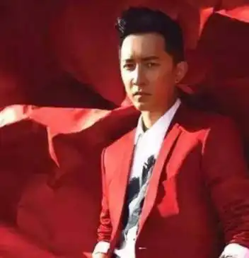 男人不管长得有多帅,都别穿这4种渣男色,自以为帅气却显土