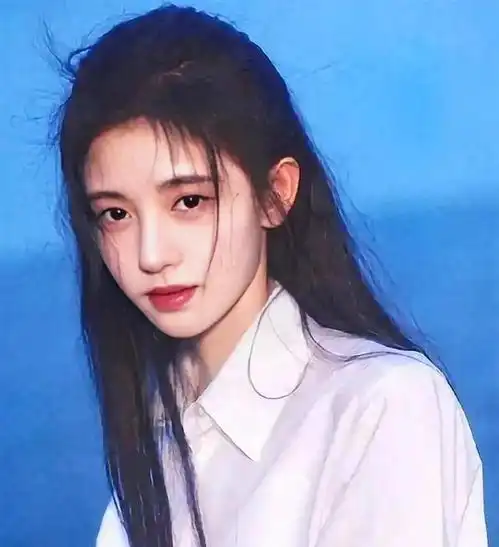 鞠婧祎翻车告诉我们你不是360度无死角,就别硬凹天然美女人设
