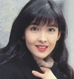 她为逆袭成冻龄女神,26岁后竟不晒太阳