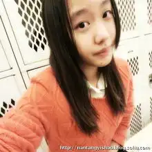 闫妮15岁女儿元元近照曝光嘟嘴卖萌秀纹身