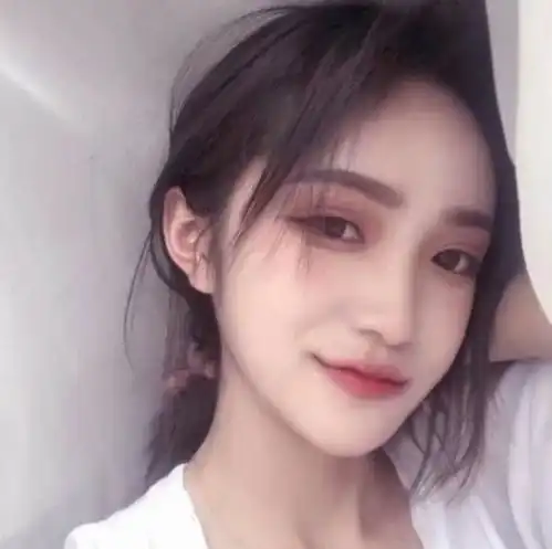 追求女生时,要天天黏着她吗这3个方法,大猪蹄子懂
