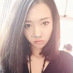 越南最美女大学生爆红网络长于异国的青岛女孩