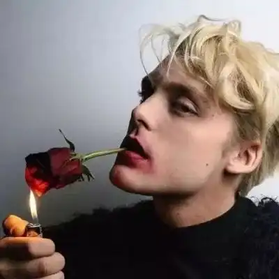 2023最新有型个性男生欧美图片