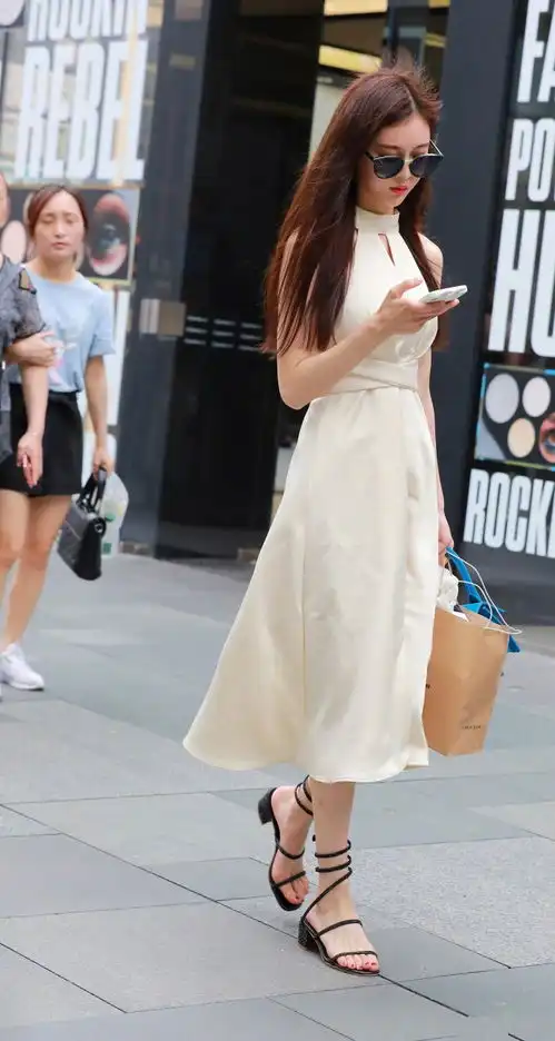 白色衣服头像女生唯美壁