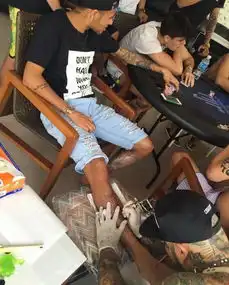 内少回国再添刺青妹妹庆生丰臀豪乳艳压四方