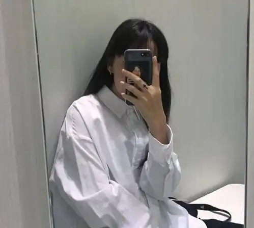 ins酷女孩帅气工装风穿搭,衬衫也能霸气十足,让你拽拽出街