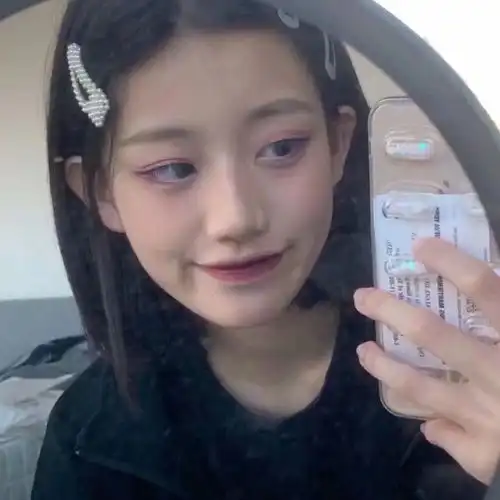19岁真人头像女好看