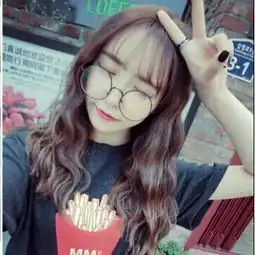 qq头像短发女生带眼镜圆圆的