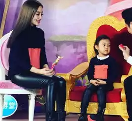 李小璐晒出与甜馨亲子装合影贾乃亮带甜馨一秒变萌爸
