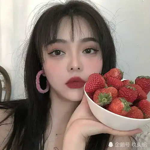 带姓氏的女生头像户籍人