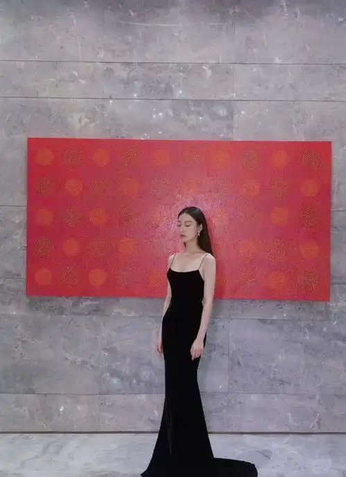 不管恋爱还是分手,和井柏然还是冯绍峰,倪妮都是行走的衣架子