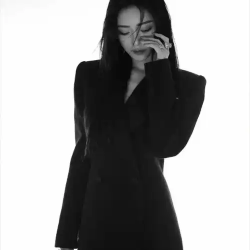 黑色女头像推荐