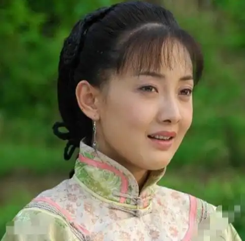 曾9次上央视春晚,嫁富豪老公恩爱21年,今45岁仍美如20岁少女