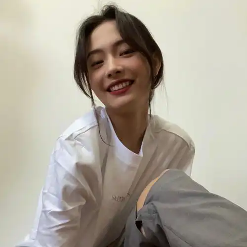 ins绝绝子女生头像