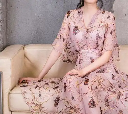 精美刺绣网纱裙,显瘦又唯美,做一个气质出众的美女子