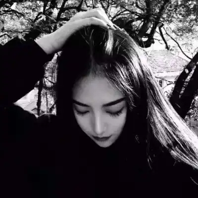 最新黑白伤感头像超拽女生2019何来体面不都是遍体凌伤