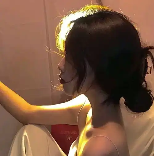 女生纯欲头像过火