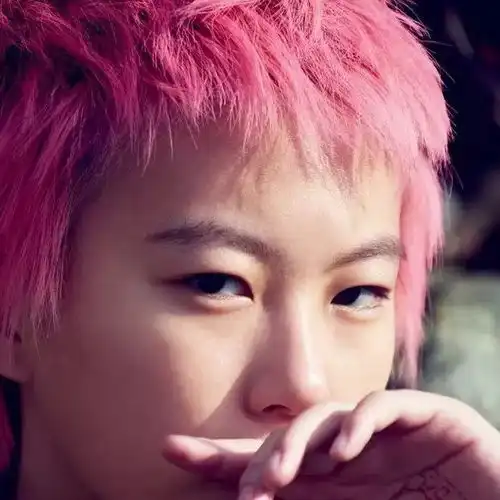 复联3黑寡妇回归,新发色更美了