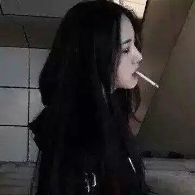 死在感情二字伤在爱上,霸气颓废女生头像
