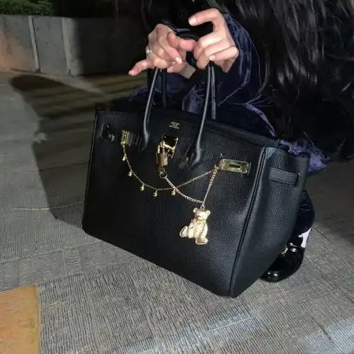 佛媛凉凉背后问题突出,表面的清心寡欲,背地却欲望横流