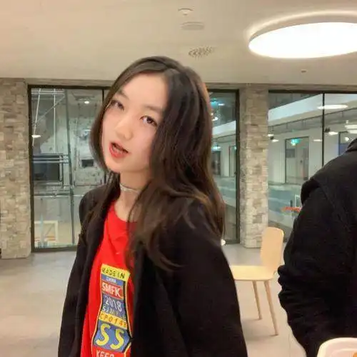 李嫣摘掉兔唇女孩的标签,3次手术很成功,15岁像极了王菲