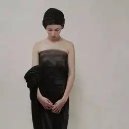 诗意少女louistreserras