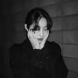 qq女生黑白头像伤感高清大全2018只因那时年少总把未来想得太好