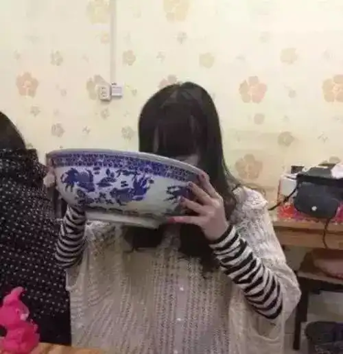 搞笑gif我的女朋友你们说漂亮吗