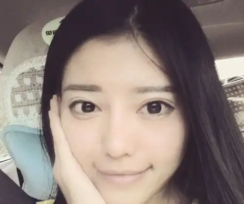 冷静看待媒体炒作窥探最美马拉松女孩真正内涵