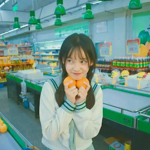 人的眼睛之所以要长在前面是为了要向前看清新文艺好看的女生头像