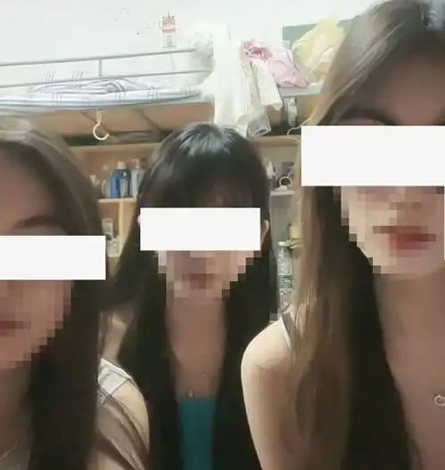 女大学生直播赚生活费,十几分钟就能被打赏3000,网友不知廉耻